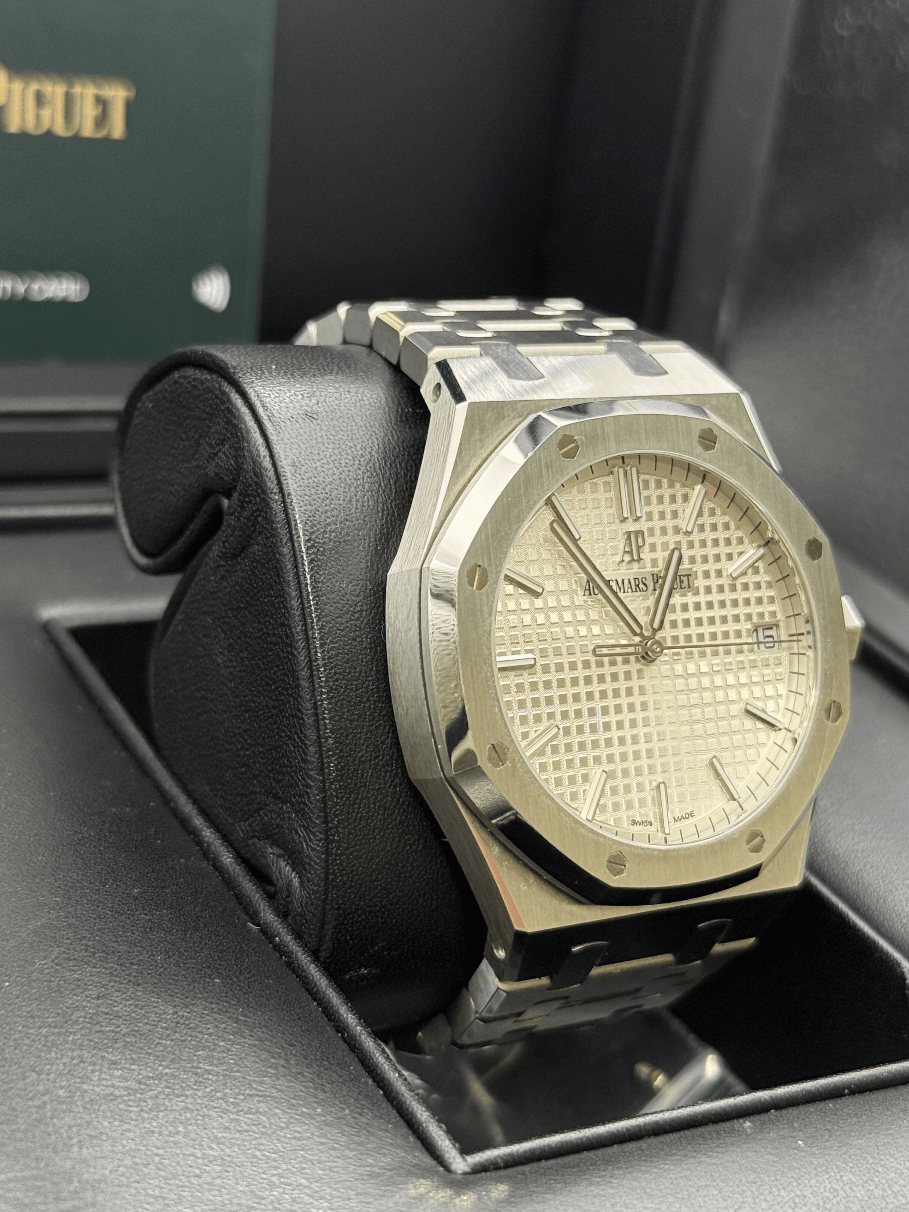 Audemars Piguet Royal Oak view 5