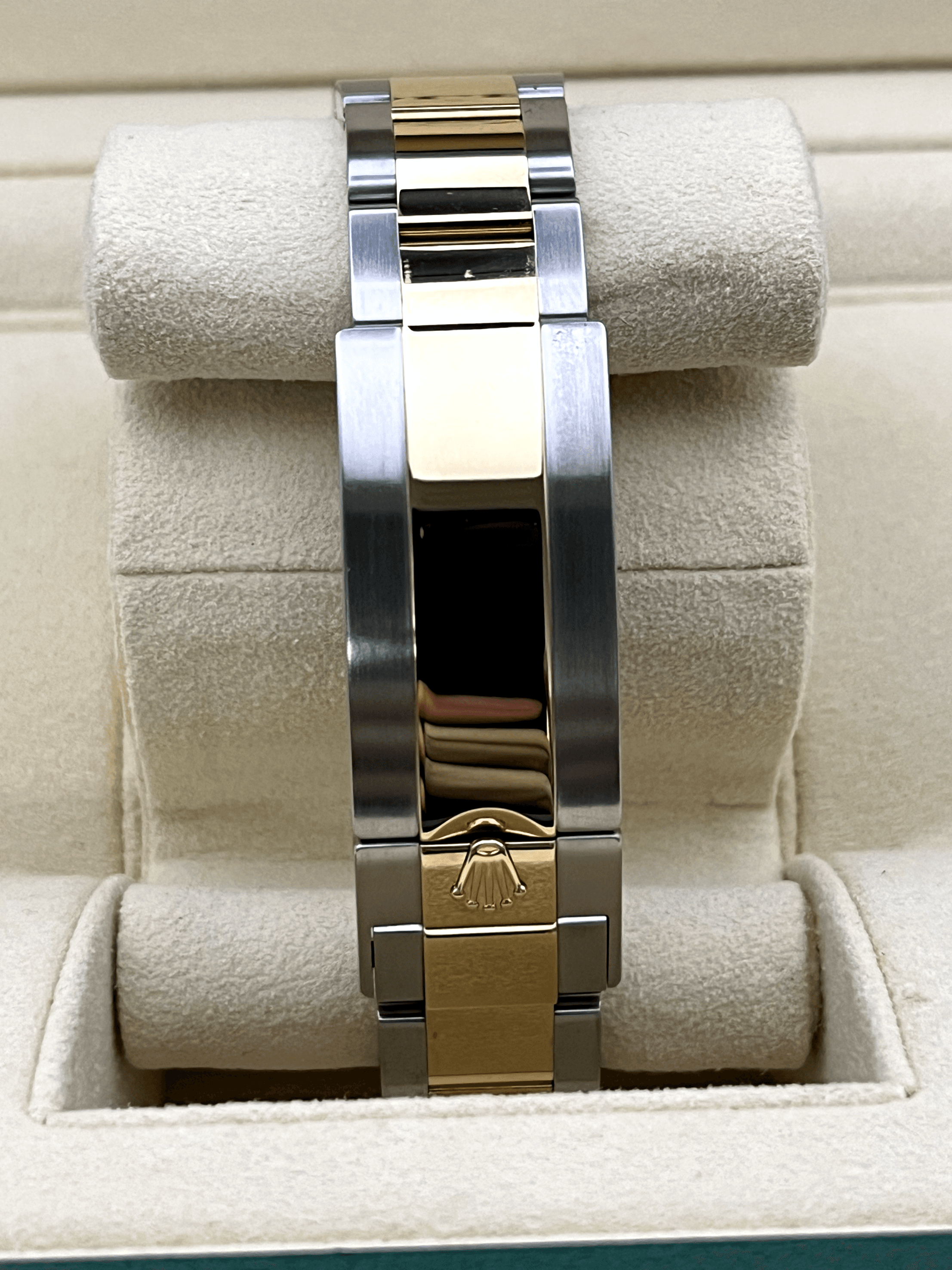 Rolex Submariner view 3