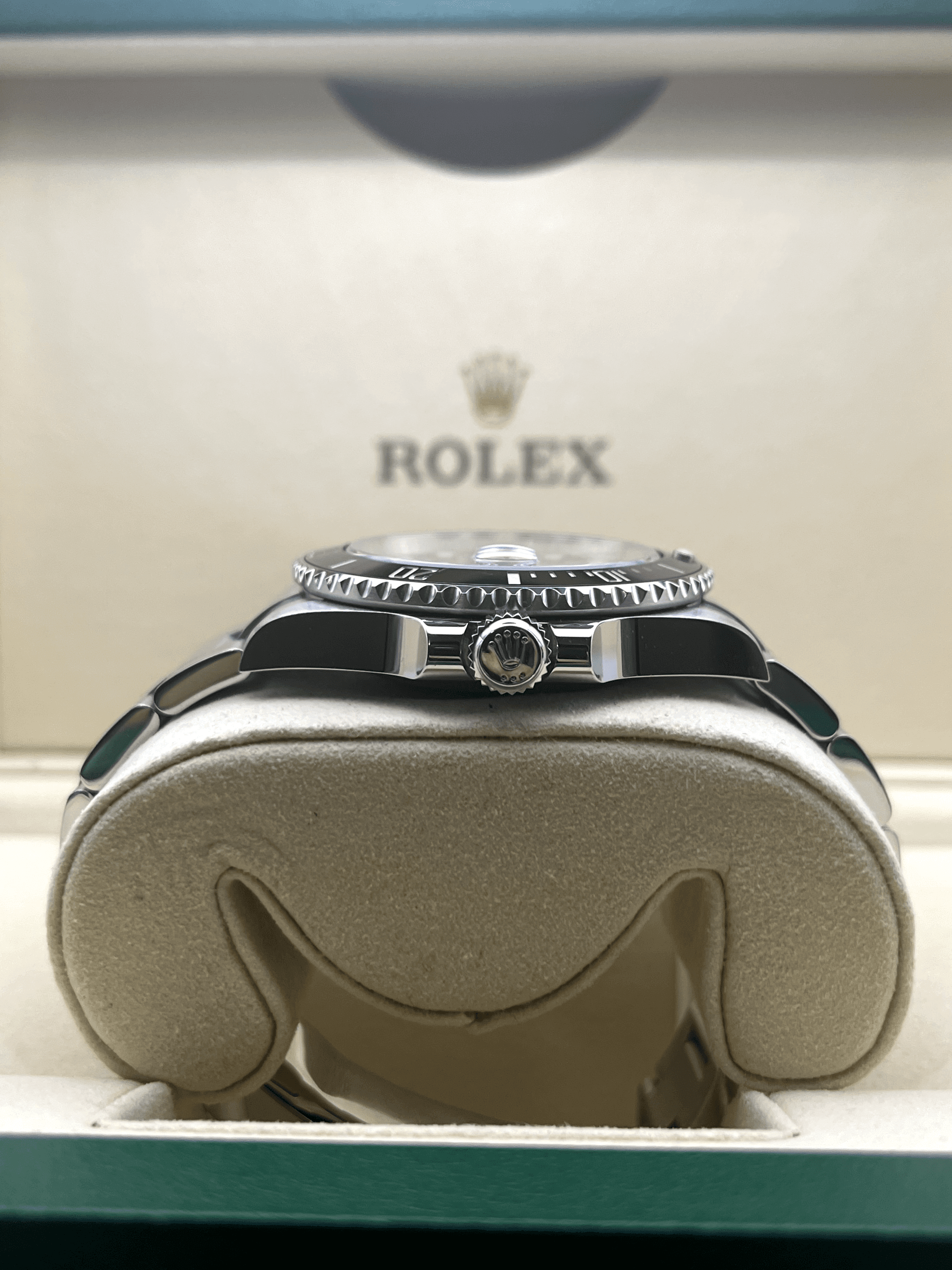 Rolex Submariner view 3