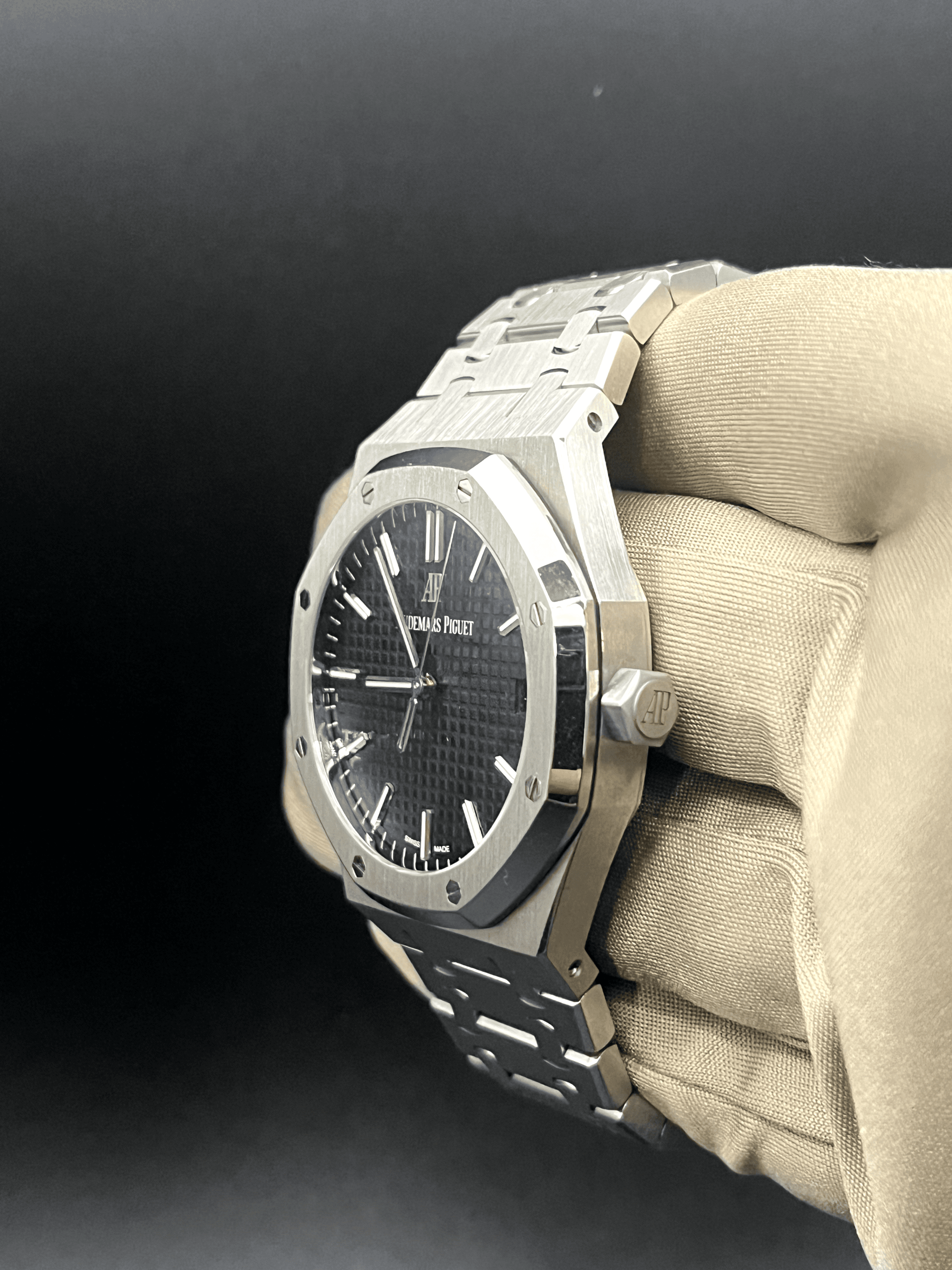 Audemars Piguet Royal Oak view 2