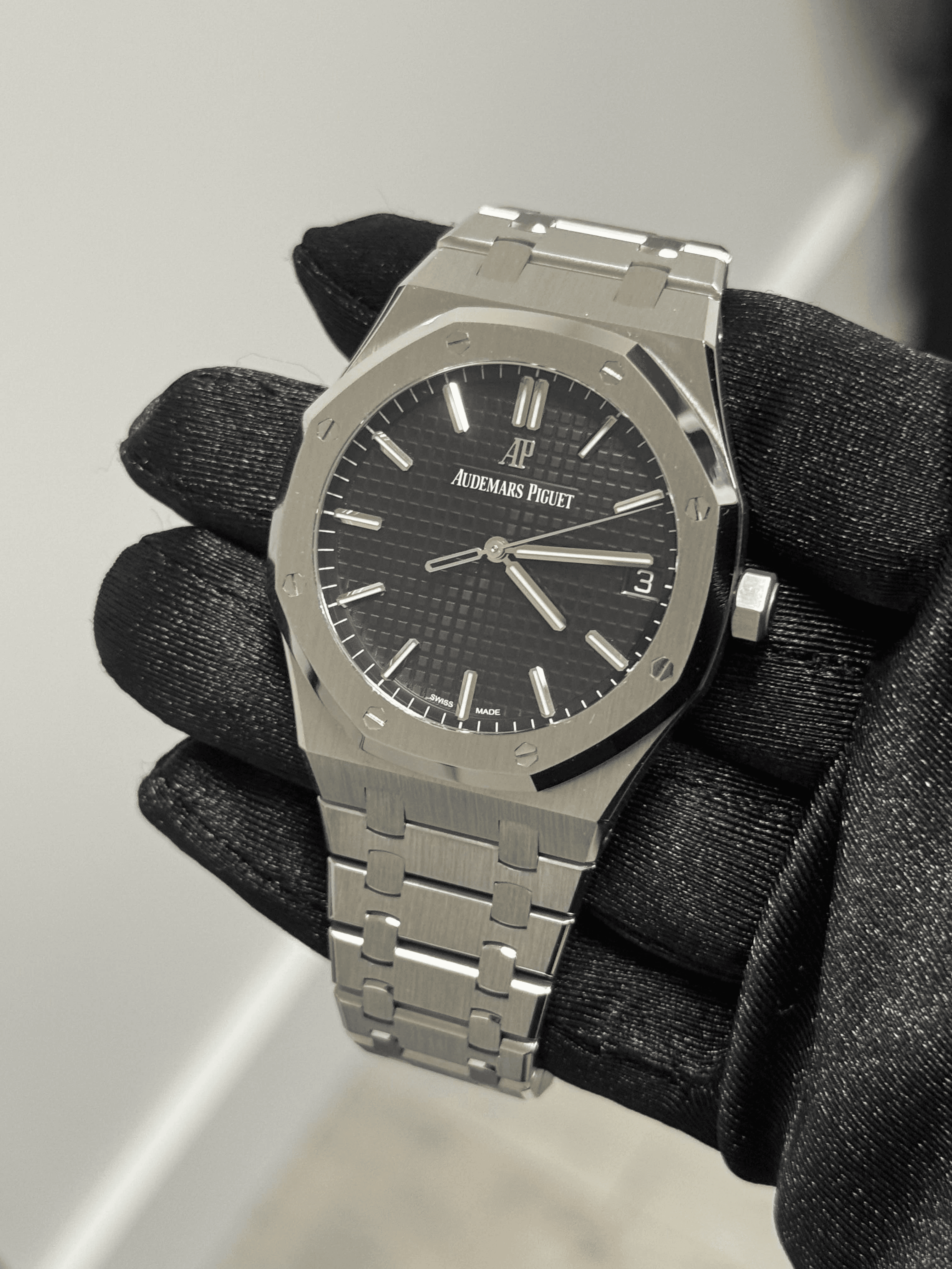 Audemars Piguet Royal Oak view 2