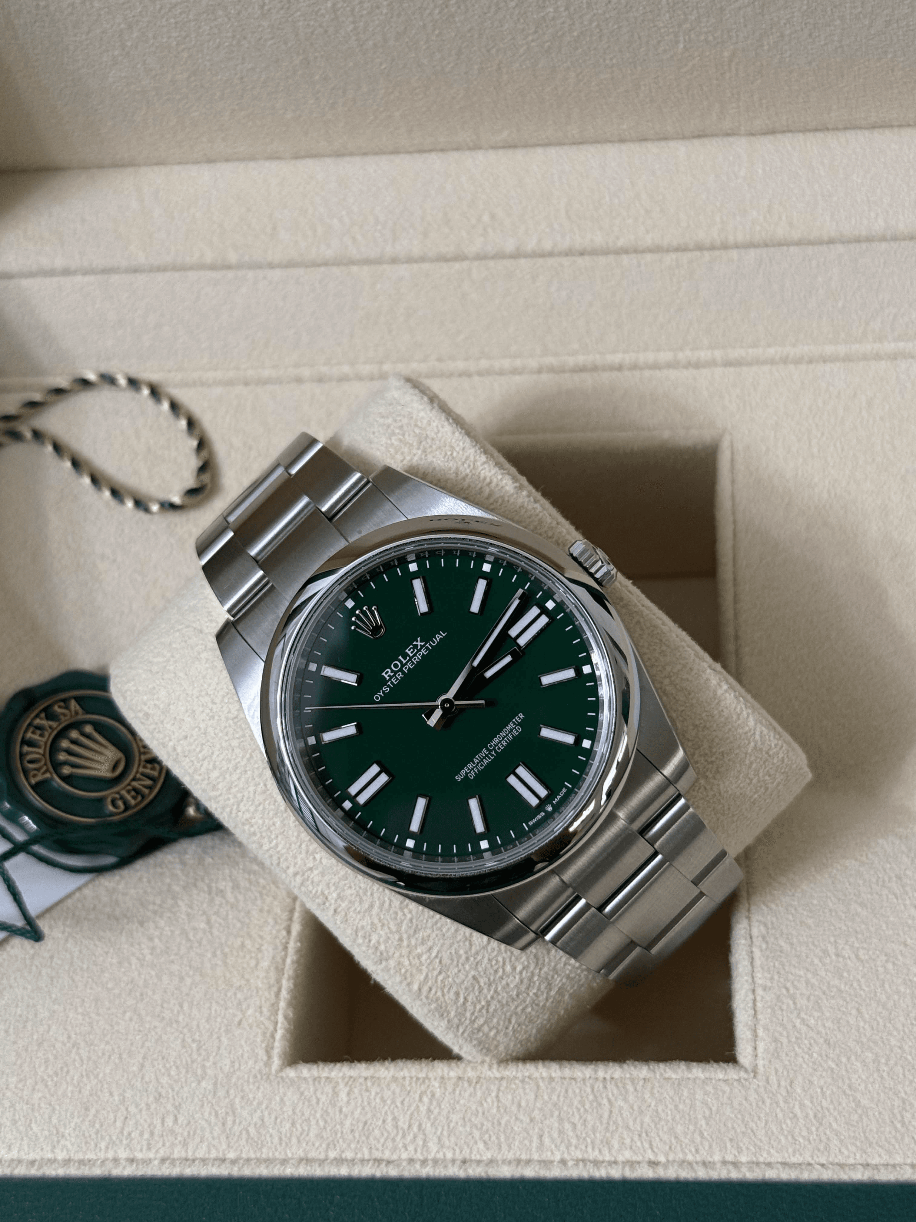 Rolex Oyster Perpetual 41 view 2