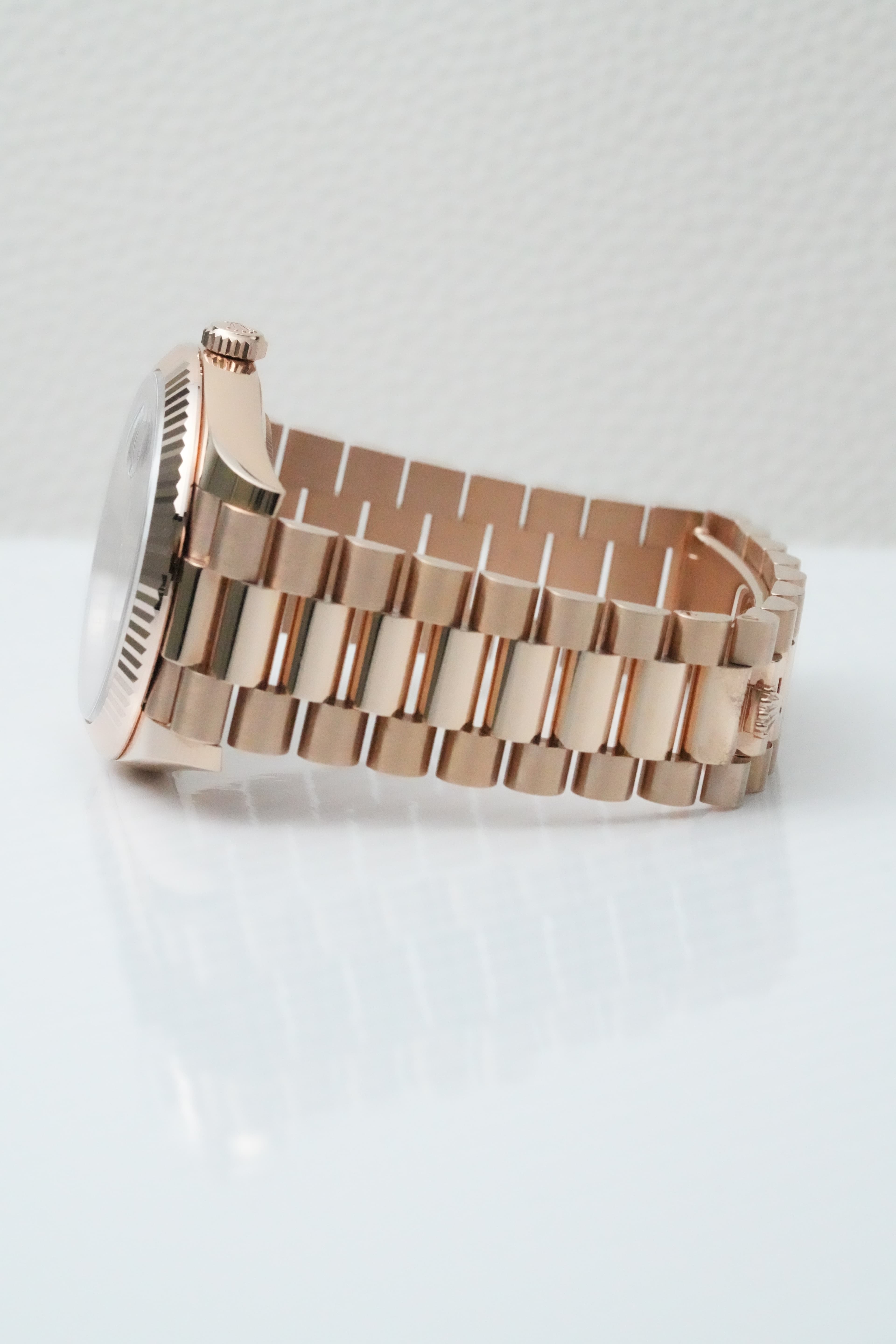 Rolex Day-Date 40 view 4